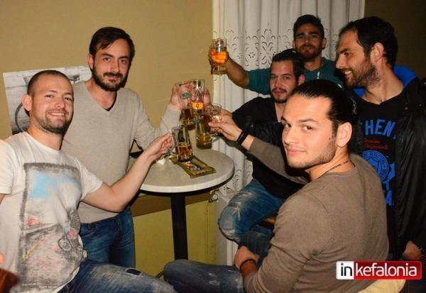 Σε όμορφη "οικογενειακή" ατμόσφαιρα έκοψε την πίτα της η Εικοσιμία (εικόνες)