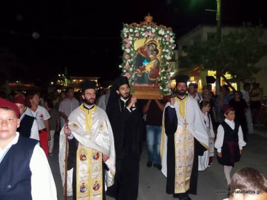 Εικόνες από την λιτάνευση της εικόνας της Παναγίας του Λουτρού στην Σάμη