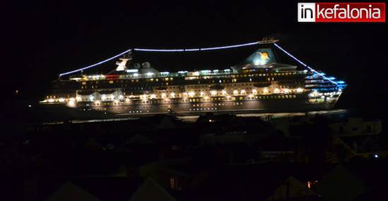 Artania: Εντυπωσιακό τη μέρα, γοητευτικό τη νύχτα!