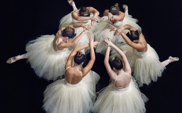 Ενθουσίασε η παράσταση "Χορός Σαν παραμύθι" από τη σχολή χορού της Βεατρίκης Κόρμαλη