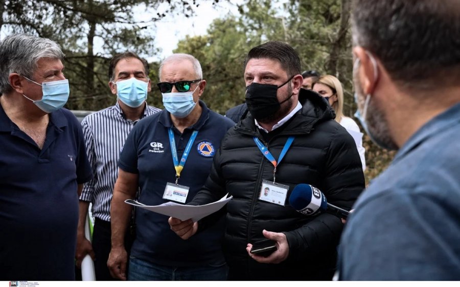 Χαρδαλιάς για φωτιά στην Κορινθία: Ξεκίνησε από ελαιώνα, έχουν καεί 20.000 στρέμματα, θα έχουμε δύσκολη νύχτα
