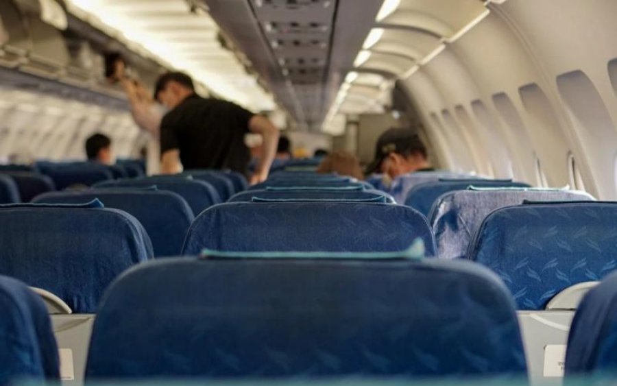Αεροπορικά ταξίδια: Τι αλλάζει στη μεταφορά υγρών στις χειραποσκευές