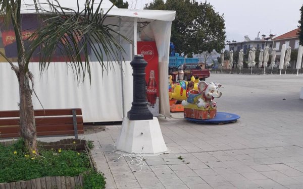 Λαϊκή Συσπείρωση: Σοβαρές ευθύνες της Δημοτικής Αρχής μετά την κατάρρευση τρίτου φανοστάτη στο Ληξούρι