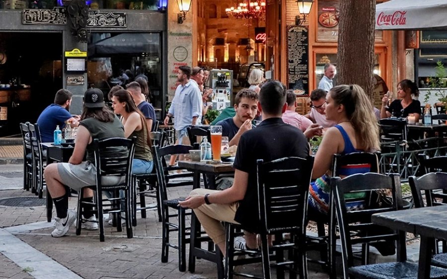 Όλα όσα αλλάζουν από την Δευτέρα - Τι ισχύει για εμβολιασμένους και μη