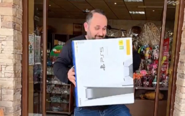 Τα σπάει το προωθητικό spot του Επιμελητηρίου Κεφαλονιάς με το "Θείο Άγγελο"