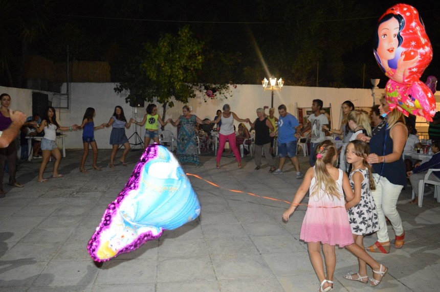 Χορός και χαμόγελα στην συνάντηση του Πολιτιστικού Συλλόγου Μουσάτων "Το Τραπεζάκι"