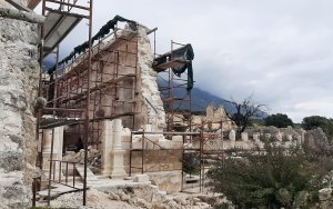 Συνεχίζονται οι εργασίες στην Παλιά Μονή Σισσίων (εικόνες)