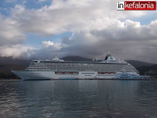 Crystal Serenity: Ο επισκέπτης της ημέρας!