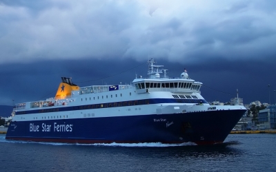 Βρέθηκε πνιγμένος ο επιβάτης που έπεσε από το «Blue Star Naxos»