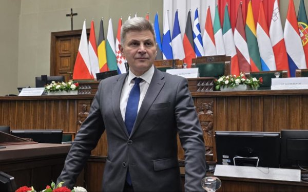 Φαραντούρης από Βαρσοβία: Αυστηρή προειδοποίηση στην Τουρκία παρουσία Ακάρ στη Διάσκεψη για την Ασφάλεια