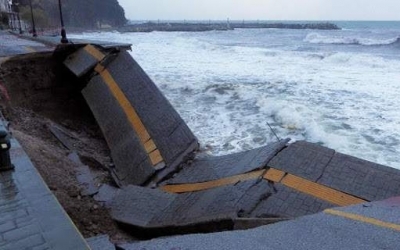 Κατέρρευσε ο δρόμος στον Αϊ-Γιάννη Πηλίου -Λόγω κακοκαιρίας [εικόνες]