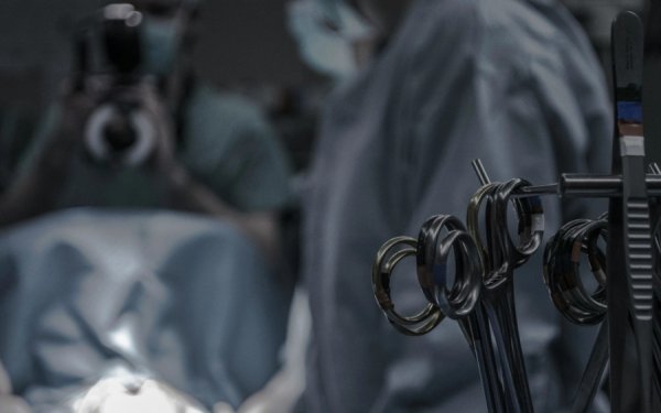 Επιτυχημένη η πρώτη ρομποτική ογκολογική επέμβαση πνεύμονα στο νοσοκομείο «Μεταξά»