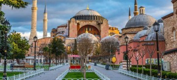 Νέα πρόκληση: Η Τουρκία διόρισε μόνιμο ιμάμη στην Αγιά Σοφιά