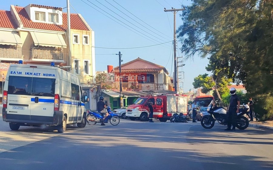 Τροχαίο ατύχημα με τραυματισμό στο Αργοστόλι - Μηχανή συγκρούστηκε με ΙΧ (εικόνες)