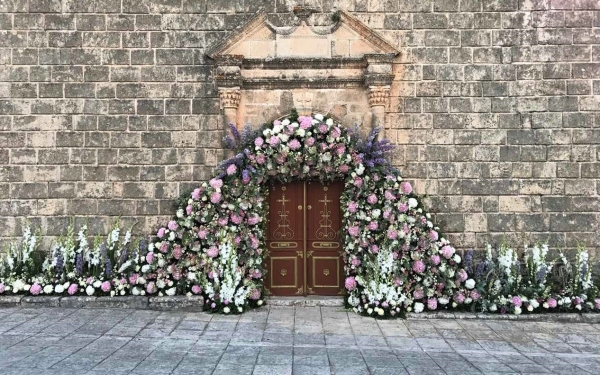 Εντυπωσιακός στολισμός γάμου από το «BENETATOS Flowers» (εικόνες)