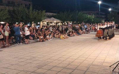 Μια φανταστική μουσικοχορευτική παράσταση σύμβολο της Ελληνoσερβικής φιλίας στον Πόρο! (εικόνες/video)