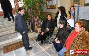 Έπεσε πάνω στην κατάληψη των Περιφερειακών Υπαλλήλων Κεφαλονιάς ο Χρήστος Λαμπρίδης (εικόνες)