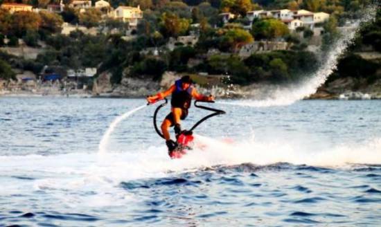 O Ηλίας Ψινάκης πετάει! Δείτε φωτογραφίες από τo extreme sport που έκανε!