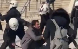 Η Κεφαλονιά ΔΕΝ σιωπά... Συνεχίζεται η συλλογή υπογραφών καταδίκης των γεγονότων της Νέας Σμύρνης (400 υπογραφές σε λίγες ώρες)