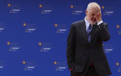 Μετρητά τέλος στην Αλβανία μέχρι το 2030; Ο Έντι Ράμα βάζει ψηλά τον πήχη