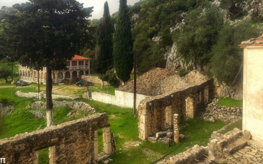 Όρθρος και θεία Λειτουργία στη Μονή της Άτρου στη μνήμη του Αγίου Νεκταρίου