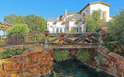 Το σπίτι με τη λίμνη των 14 εκατ. δολ. της Λονγκόρια [εικόνες]