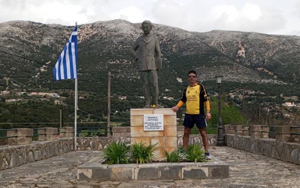 O Γιώργος Ζαχαριάδης, διένυσε συμβολικά διαδρομή από το Αργοστόλι, μέχρι την γενέτειρα του Μαρίνου Αντύπα