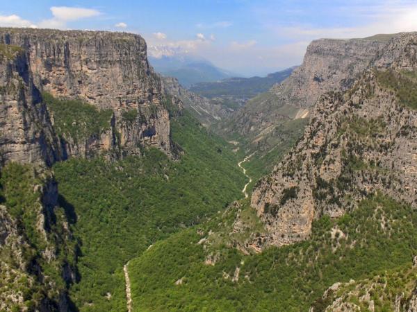 Η Ορειβατική Λέσχη Κεφαλονιάς διοργανώνει πεζοπορική διαδρομή στο φαράγγι του Βίκου & πήγες Βοϊδομάτη