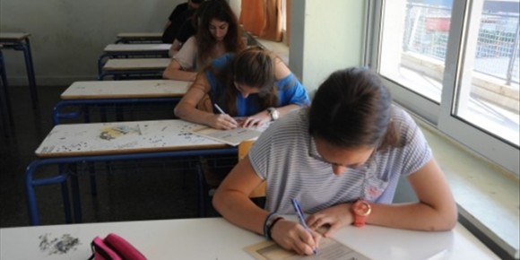 Πανελλαδικές 2016: Δείτε τα θέματα και τις απαντήσεις