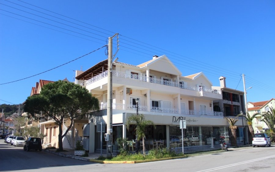 Αποκλειστικά στην KYROS REAL ESTATE: Μοναδικό διαμέρισμα μπροστά στη θάλασσα