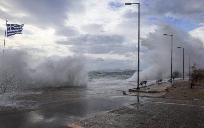 Θυελλώδεις άνεμοι στην Κεφαλονιά – Ακυρώσεις ακτοπλοϊκών δρομολογίων