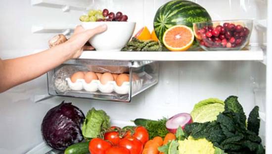 Οι 10 τροφές που χαλάνε ακόμα και μέσα στο ψυγείο