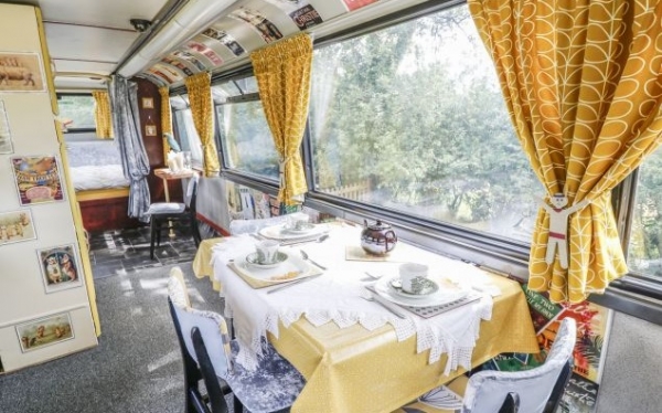 Το πιο πρωτότυπο ξενοδοχείο στον κόσμο - Σε διώροφο λεωφορείο, με όλα τα κομφόρ (εικόνες)