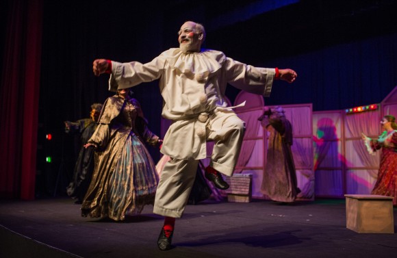 Η κωμωδία "Τση... Λοκαντιέρας " στον αύλειο χώρο του Ξενία