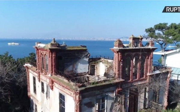 Η εγκαταλελειμμένη βίλα του Λέων Τρότσκι στα Πριγκηπονήσια - Στο σφυρί για 3,9 εκατ. ευρώ