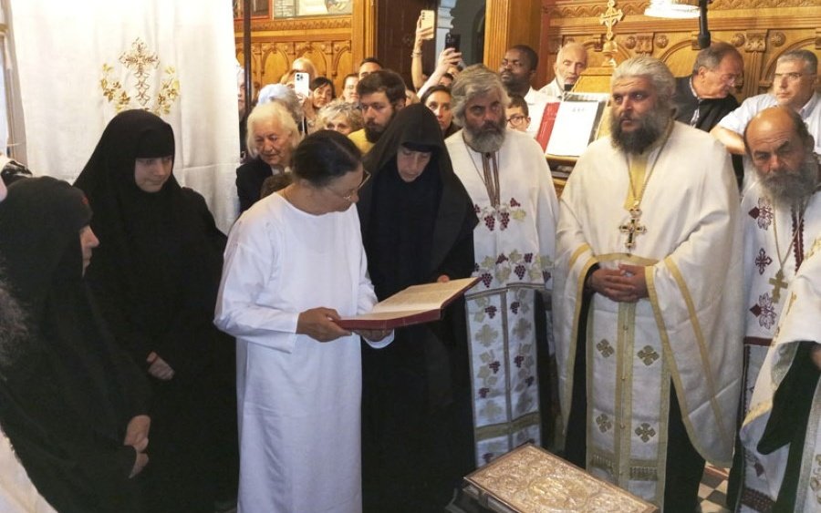Συγκίνηση και κατάνυξη στην κουρά της μοναχής Ακυλίνας στην Ιερά Μονή Κορωνάτου