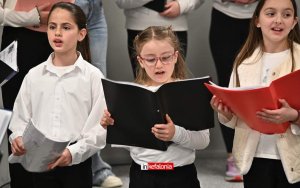 Η Παιδική Χορωδία του Δήμου Αργοστολίου ζωντάνεψε μουσικά το χρονικό της Ελληνικής Επανάστασης