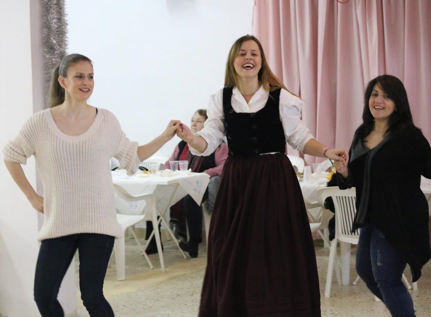 Πολιτιστικός Σύλλογος "ΑΓΙΑ ΠΕΛΑΓΙΑ" : Ξεκινούν τα μαθήματα παραδοσιακών χορών