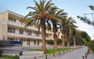 Κρήτη: Πατέρας παρέσυρε τον γιο του όταν έκανε όπισθεν με ΙΧ – Στη ΜΕΘ ο 3χρονος