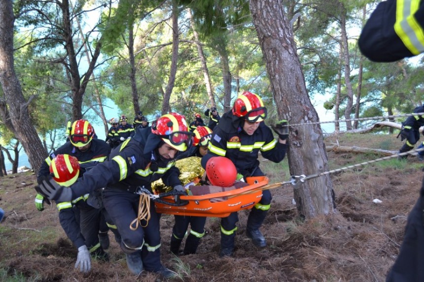 Επιτυχημένη εκπαίδευση των Πυροσβεστικών Υπαλλήλων Κεφαλονιάς από την 1η ΕΜΑΚ (Eικόνες/Video)