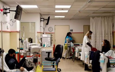 Ισραήλ – κορονοϊός: Η μετάλλαξη Όμικρον μπορεί να οδηγήσει σε συλλογική ανοσία
