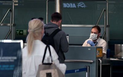 Τουρισμός: Ποιες χώρες είναι στη «μαύρη λίστα» και ποιες στη «λευκή» για την Ελλάδα