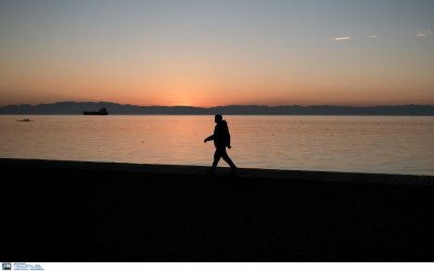 Κορονοϊός: «Κόκκινες» Θεσσαλονίκη και Αχαϊα, τα μέτρα που «κλειδώνουν» για απαγόρευση κυκλοφορίας και σχολεία
