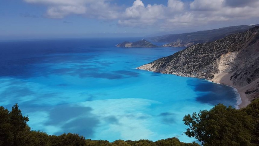 Μοναδικά χρώματα σήμερα στον Μύρτο (εικόνες)