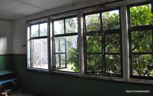 Πρώην Δημοτικό Σχολείο Πουλάτων: Μνήμες και Θύμησες ρημαγμένες και σκορπισμένες στης αδιαφορίας τον "άνεμο" (εικόνες)