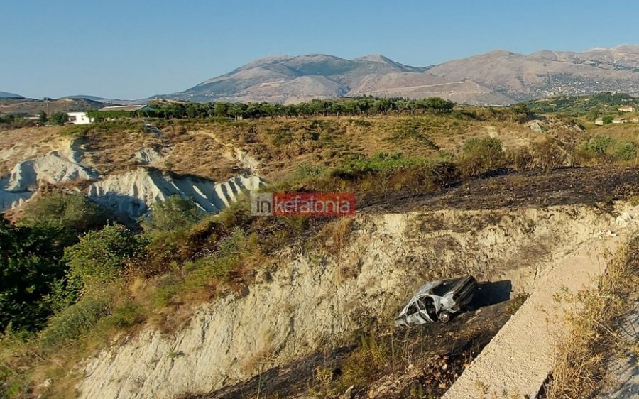 Τραγωδία στο Ληξούρι: Νεκρή γυναίκα σε τροχαίο στον Άγιο Βασίλειο  - Αεροδιακομιδή για το 7χρονο παιδί (Ανανεωμένο - εικόνες)