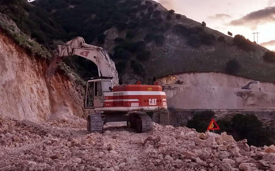 Με γοργούς ρυθμούς προχωρούν οι εκσκαφές στη γέφυρα του Χειμωνικού