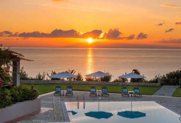 TOP SECRET: Ο ''κρυμμένος'' θησαυρός της Κεφαλονιάς που οι Times του Λονδίνου συμπεριέλαβαν στα καλύτερα ξενοδοχεία της Ελλάδας