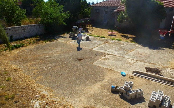 Δαμουλιανάτα: Εργασίες στην αυλή του σχολείου