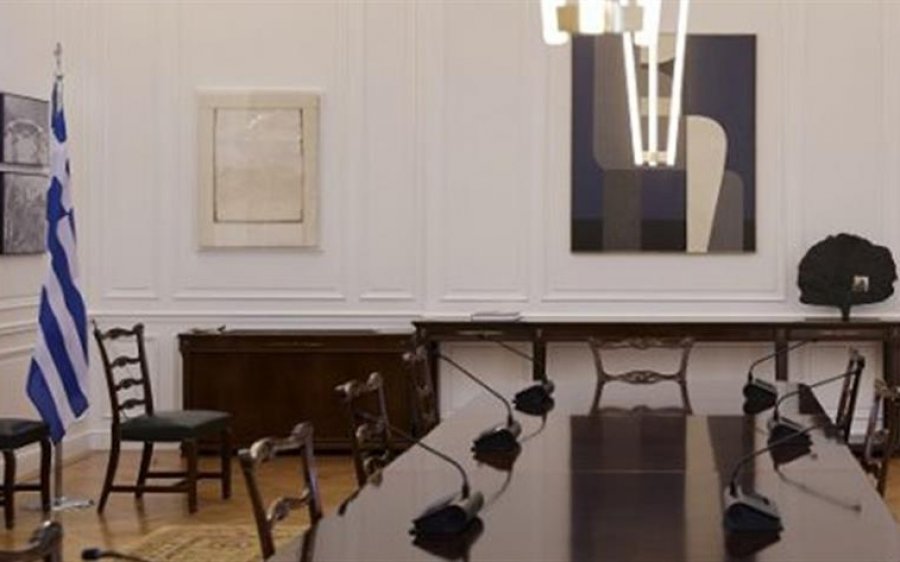 Το Μαξίμου γεμίζει με έργα Τέχνης από Έλληνες δημιουργούς - Συνεισφέρει με έργα και ο Δήμος Αργοστολίου (εικόνες)